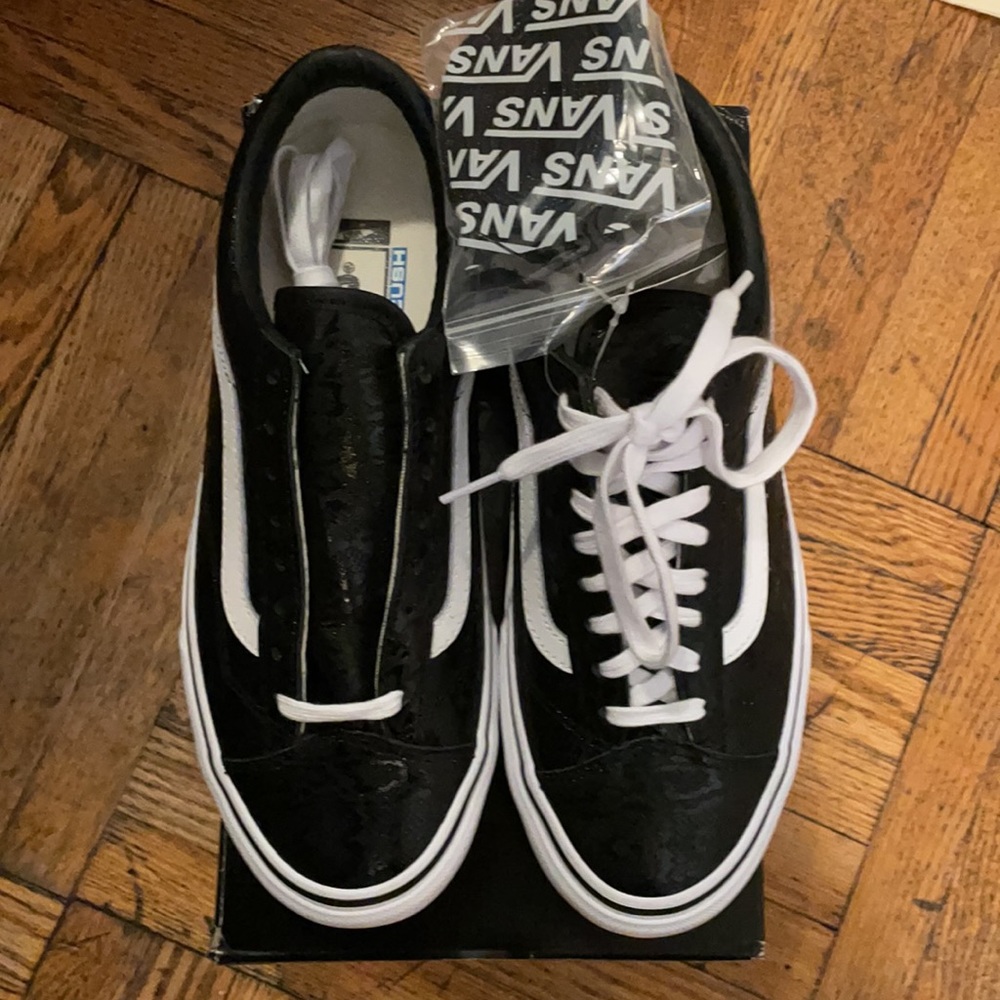 Exclusive Van x noongoons unisex(women 8.5)